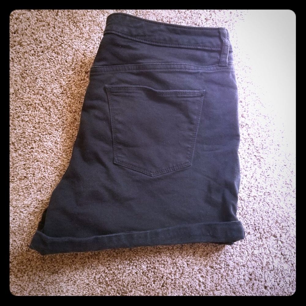 Black Universal Thread Shorts